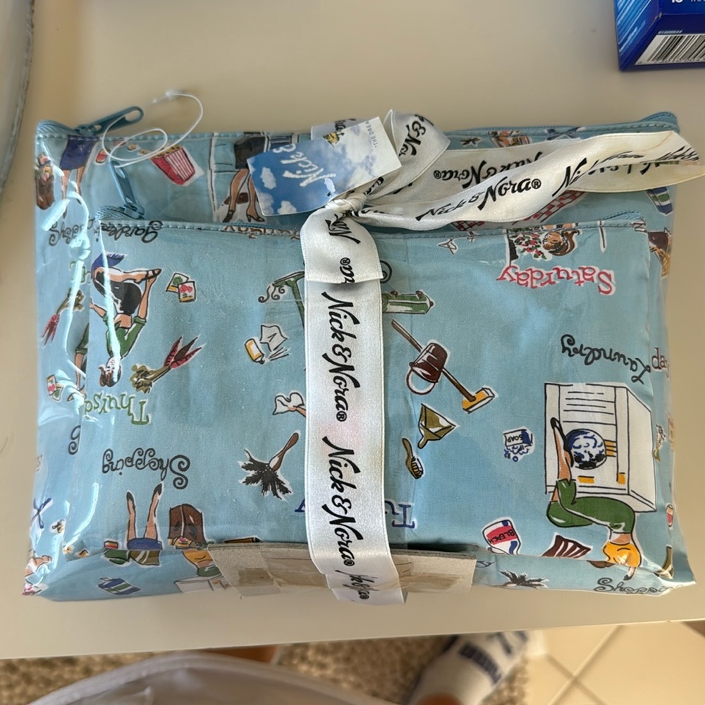 Nick & Nora Toiletry bag set